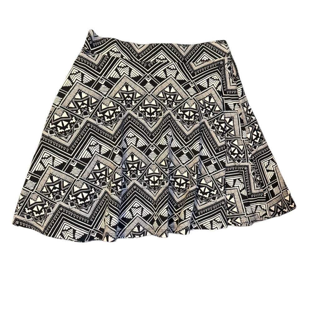 PINK Victoria's Secret Black and White Skater Skirt